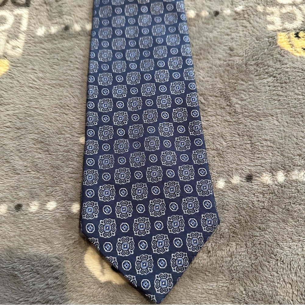 Joseph Abboud 100% Silk Printed Navy Tie Made in Italy
